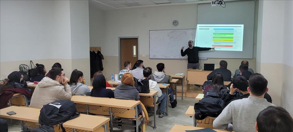 Öğrenciler İçin Kamu ve Özel Sektörde Kariyer Planlaması Semineri Düzenlendi